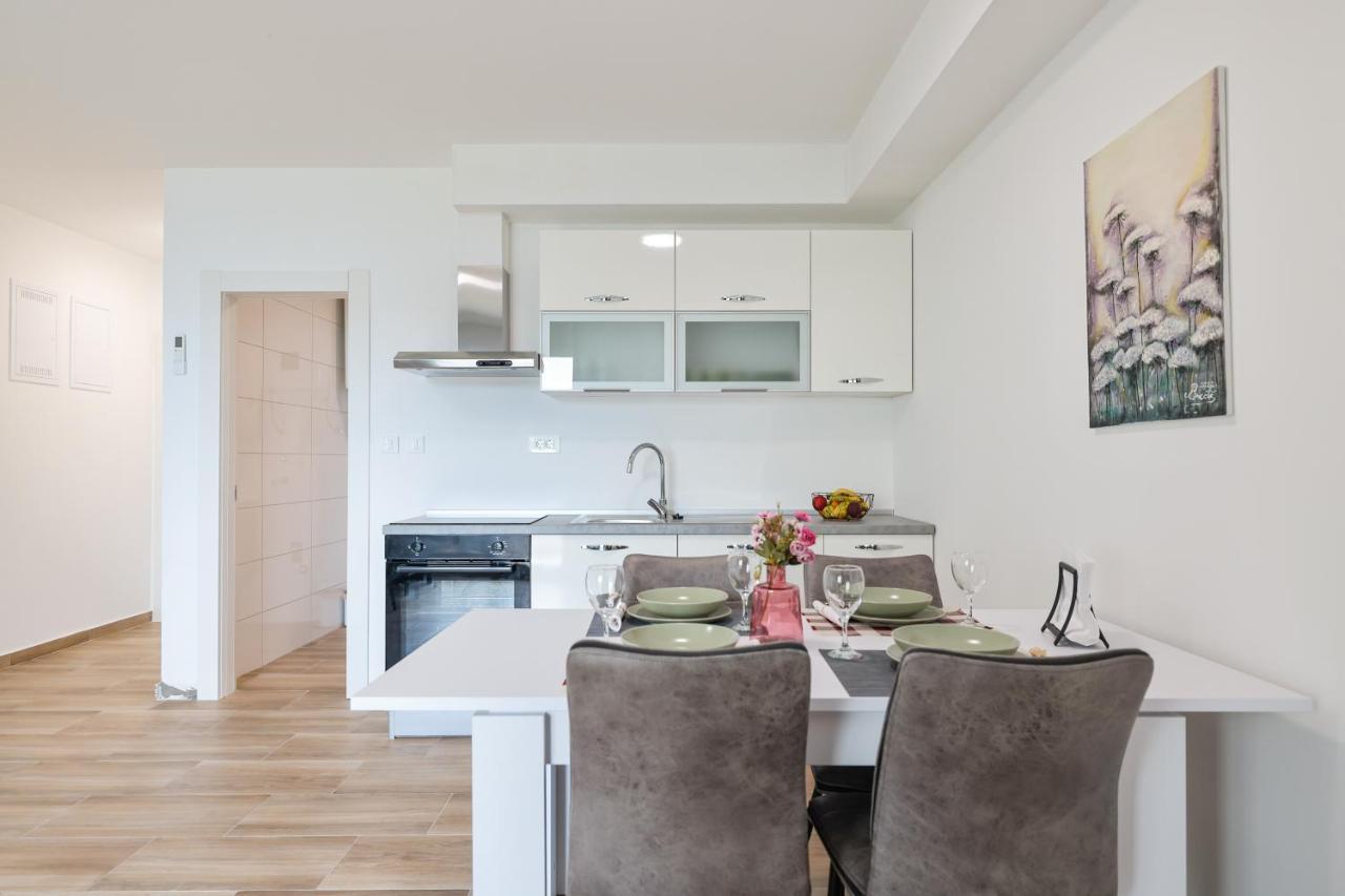 Beachfront Apartments Tic With Seaview Miletici المظهر الخارجي الصورة